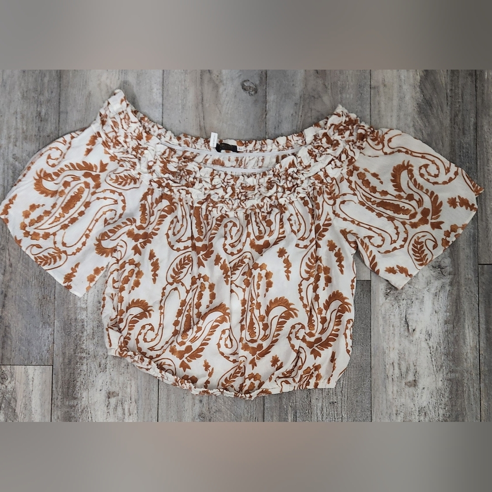 Discovery Womens Paisley Print Off-the-shoulder Top.
